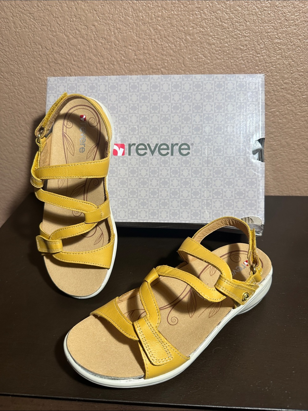 NWT Revere Emerald Women’s Sandals